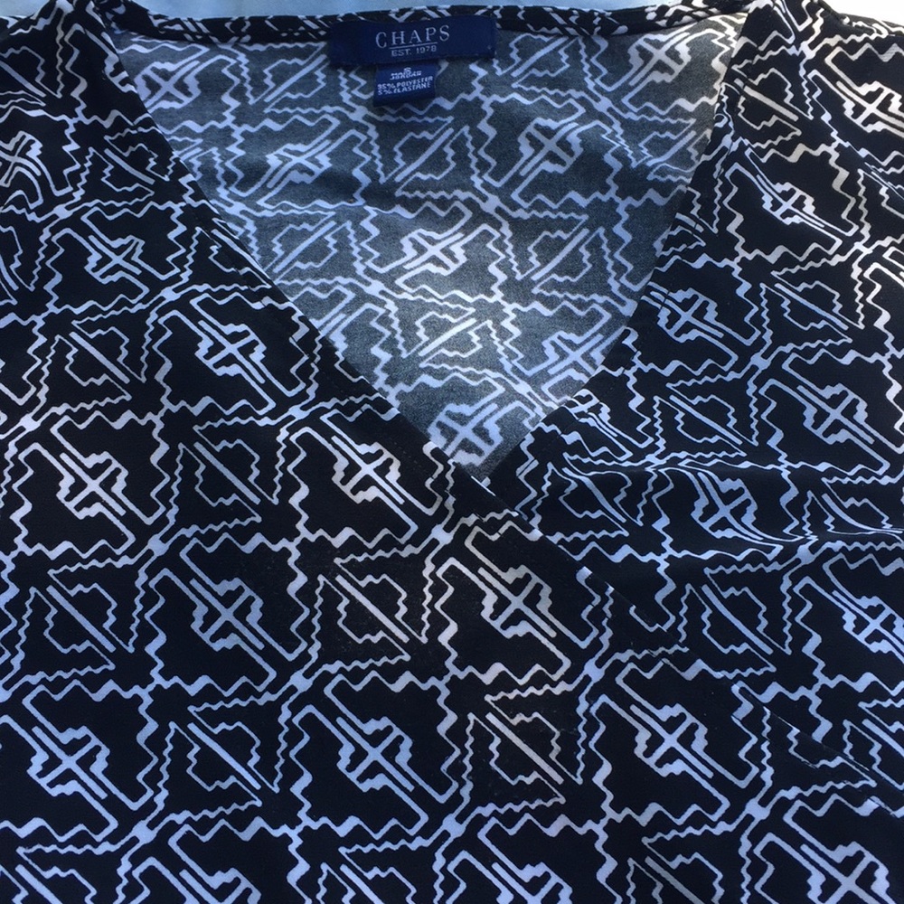 ✨Chaps Patterned Wrap Top✨ - Picture 5 of 7
